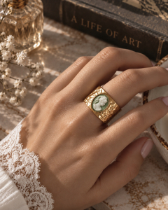 Damenring Gehämmert, Bandring Gold, Breiter Goldring Damen, Statement Ring, Barock Schmuck, Cameo Grün, Geburtstagsgeschenk, Gift for Her